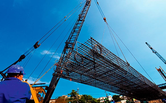 Armadura pronta ArcelorMittal produzida em central de serviço e entregue ao canteiro para montagem de estruturas de concreto